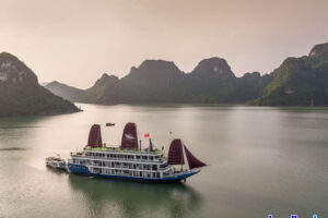 Du Thuyền Hạ Long Le Journey Premium Cruise 4 Sao (3n2đ)