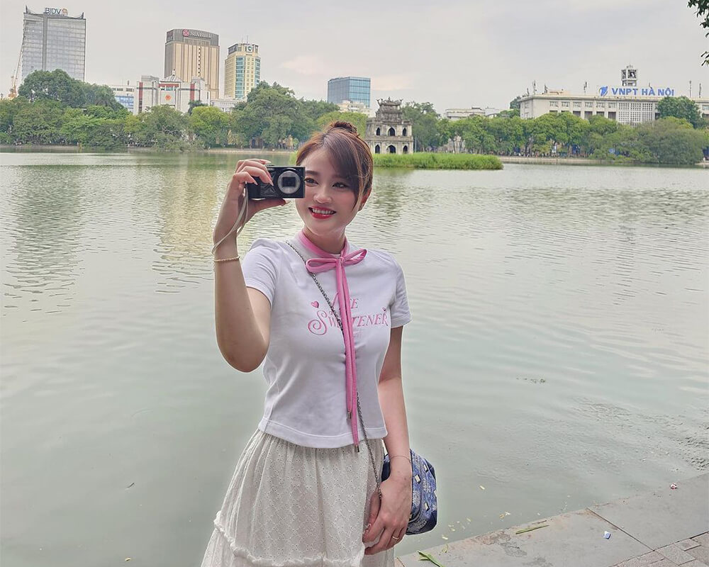 Hồ Gươm - Hà Nội (Nguồn: @vyyanhhh_)
