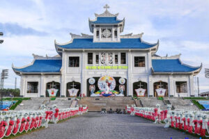 Tour hành hương La Vang – Phá Tam Giang – Động Phong Nha – Bà Nà Hills (3n2đ)